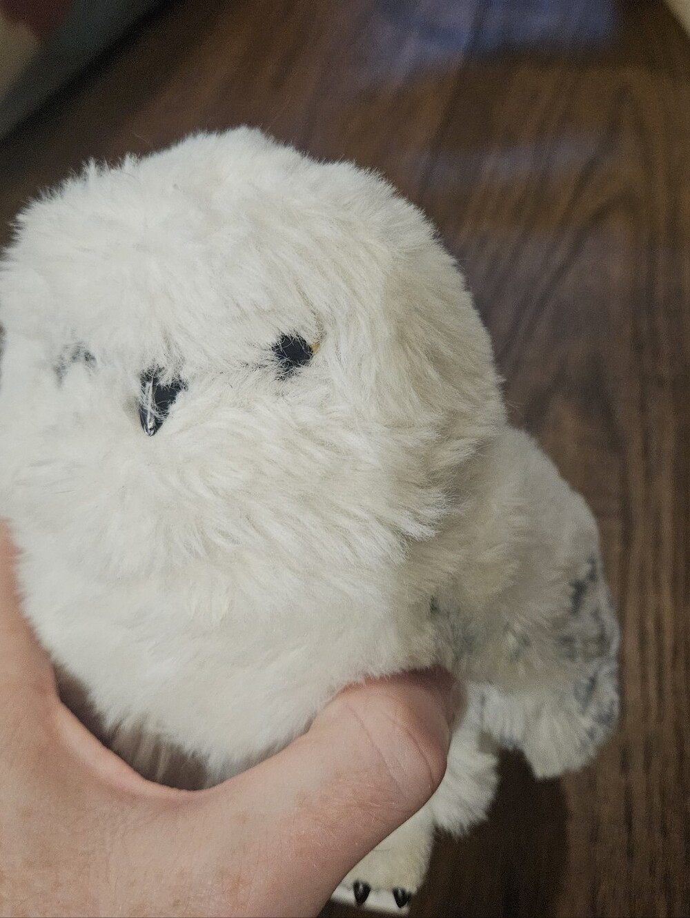 Universal Studios Harry Potter Hedwig Snowy Owl Shoulder Plush Sound & Movement. - Picture 2 of 9